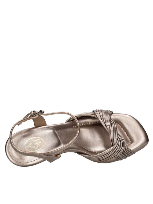  ASH | JANIS LUXORCHAMPAGNE